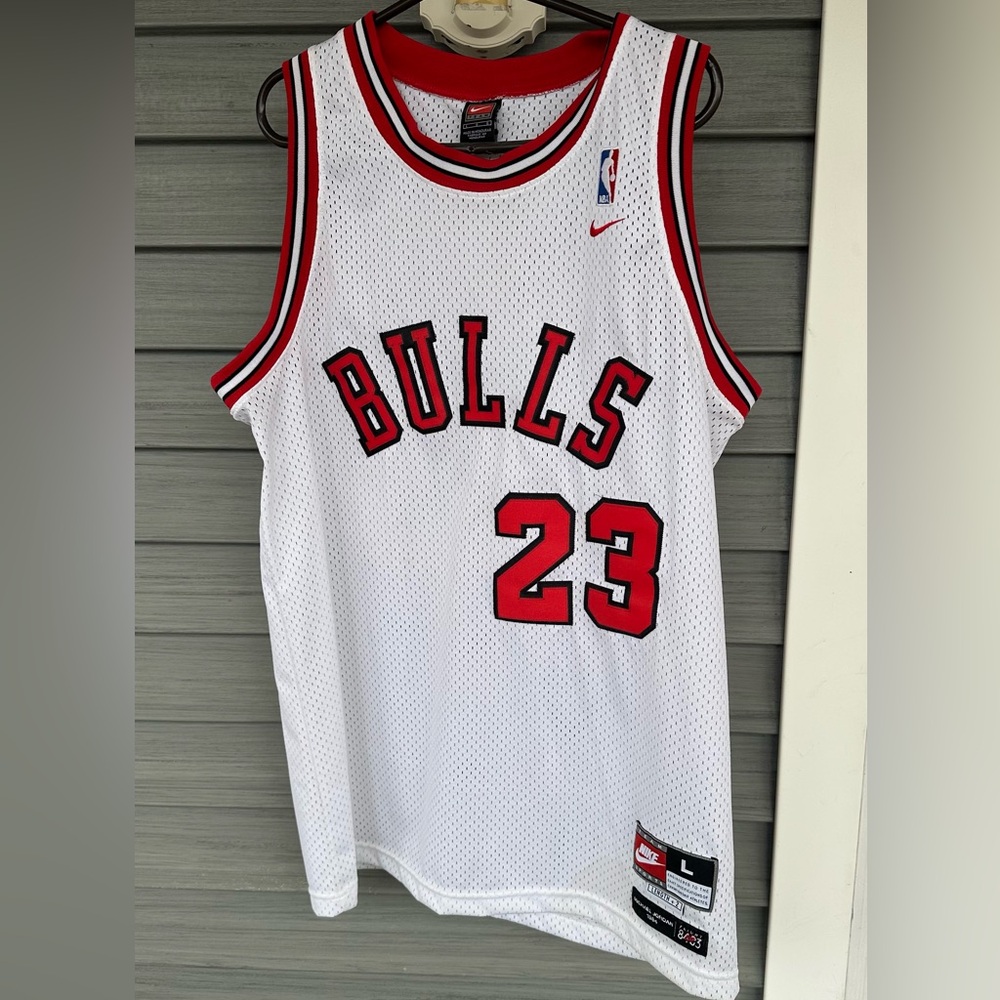 VINTAGE 90s Nike Michael Jordan Chicago Bulls Jersey - SIZE LARGE - NEVER WORN